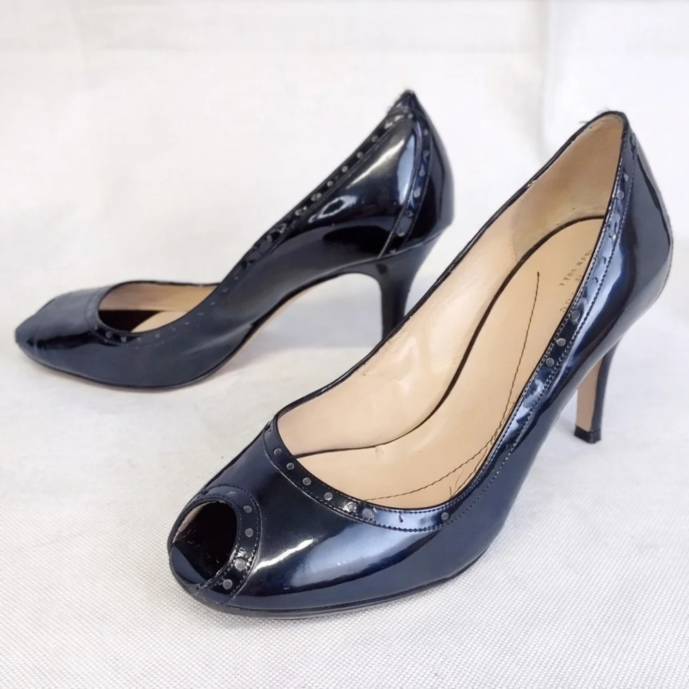 Kate Spade Peep Toe Black Patent Leather Heels Pumps Brogue Trim Sz 7.5 Italy - Picture 1 of 16
